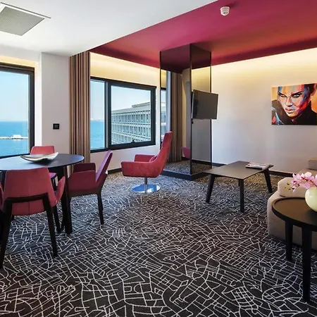 酒店 Park By Radisson Izmir 4*